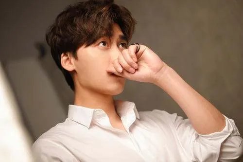 李易峰和赵丽颖合作了那么久，为何他们没有动情？