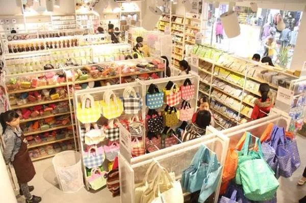 开一家十元店如何，10元精品店加盟，满库