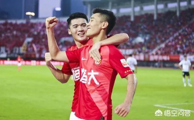 韦世豪：哥就是帅。进球后指着发型庆祝，是在彰显个性还是暗示从头再来？