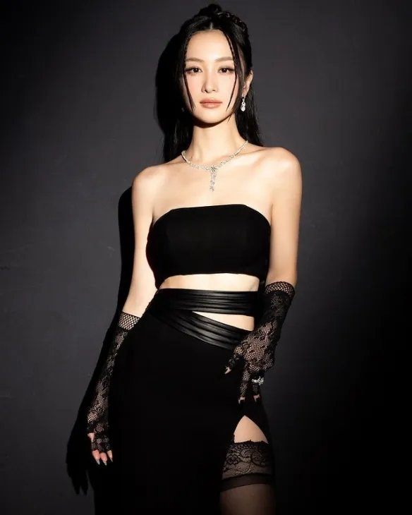 身材火辣！越南奶茶妹junvu95颜值神似Angelababy！