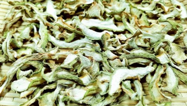 哪些食物晒干更好吃，一次晒20斤，炖肉吃真香呢？