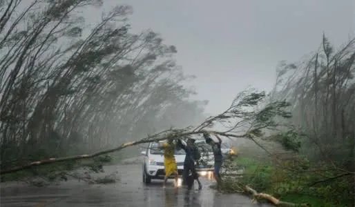 台风海高斯将于20号登陆,台风天气出门应注意什么?