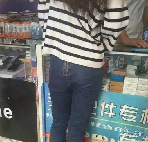 现在的JK校服这么性感？囧图妹子你拍照时候走光了