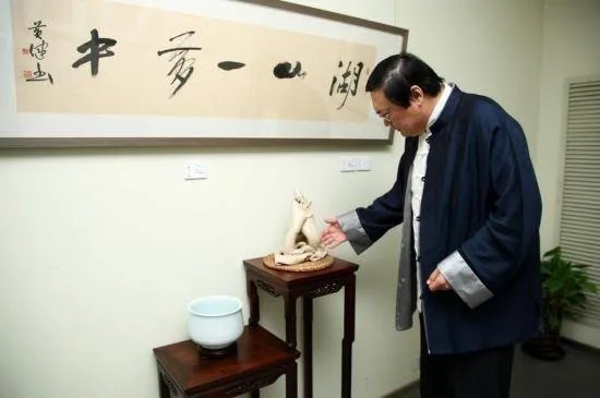 梁宏达到底是一个什么样的人?为何上知天文下知地理?