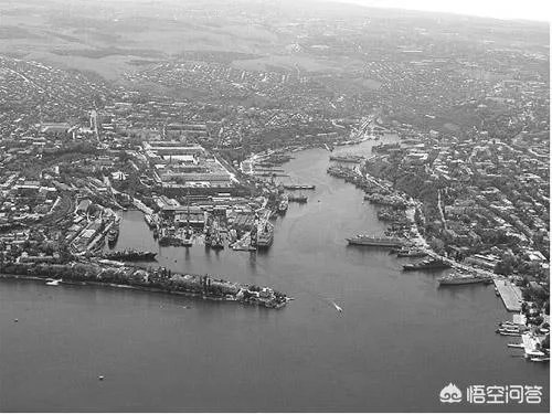 克里米亚战役可以称得上是曼施坦因的神操作，那到底“神”在哪里？