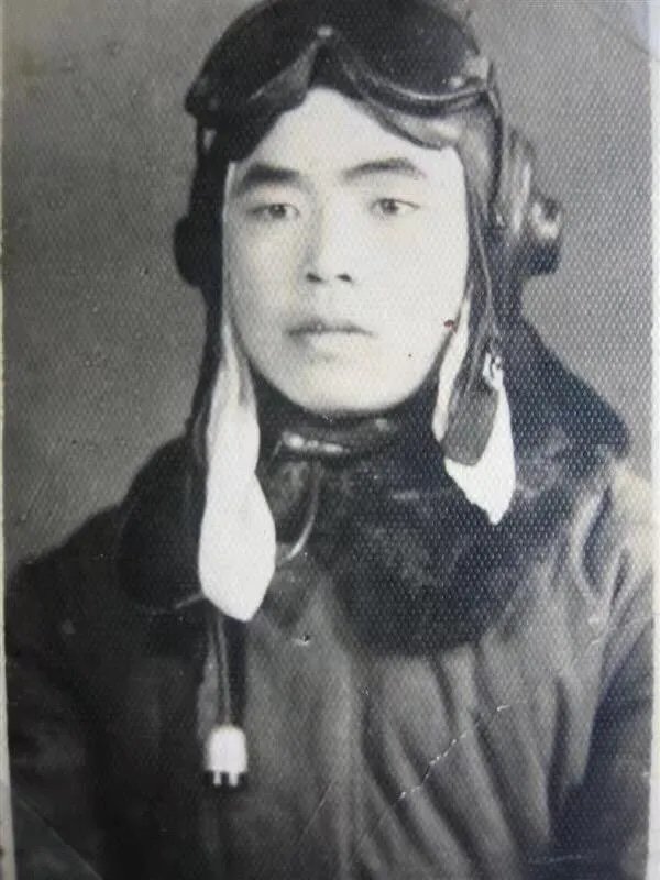 酒哥说：你们敢不敢把自己父亲最帅的照片吧拿出来晒晒？