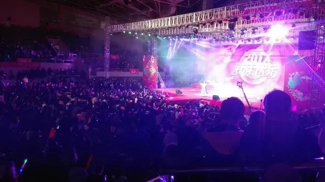 你们大学的迎新晚会是怎样的?