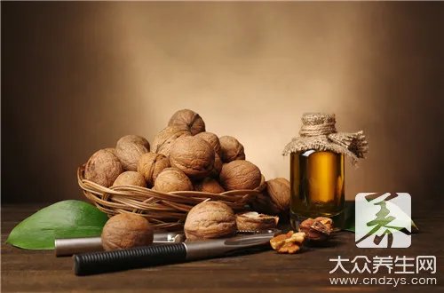 怎样去核桃仁的皮？