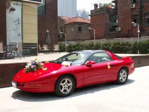 婚车用什么车好  婚车一般用几辆