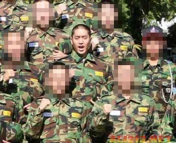 宋钟基军装照清瘦外型 韩星军装照大比拼