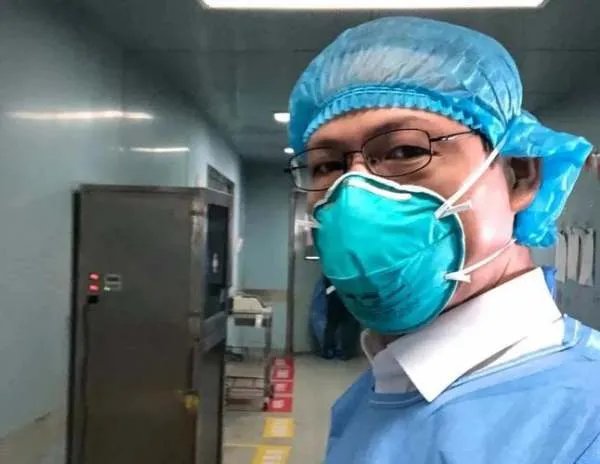 传染病防控专家表示奥密克戎比流感的症状还轻，轻症可以自行隔离治疗吗？