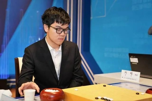 围棋目前谁厉害？