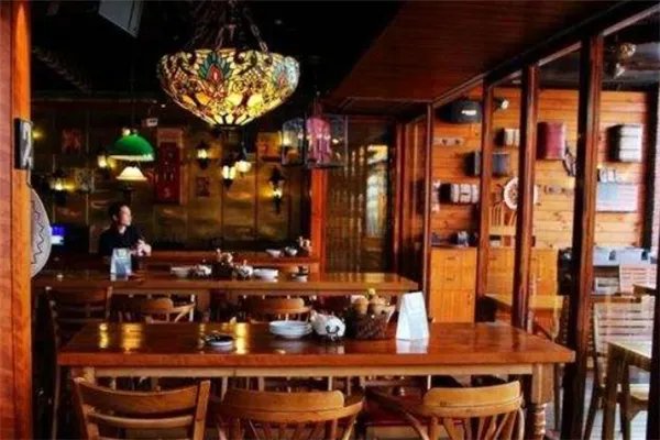 广州十大西餐厅排行榜：莫尔顿扒房上榜，第七可以看到电轨