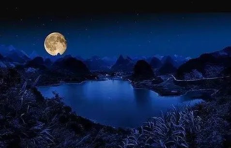 秋空明月悬，光彩露沾湿 是什么意思呢？