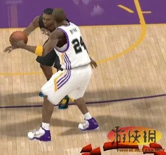 《NBA 2K12》过人方法(名人堂适用)