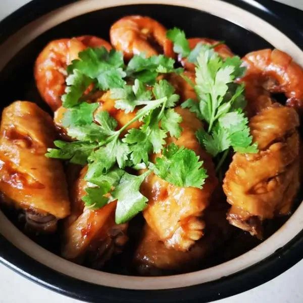 香味扑鼻的三汁焖锅怎么样做味道鲜美，上桌非常受欢迎？