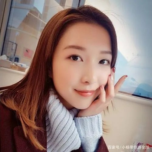 李泽楷新欢晒外景自夸我家好美，力证高级公寓不逊梁洛施豪宅。你怎么看？