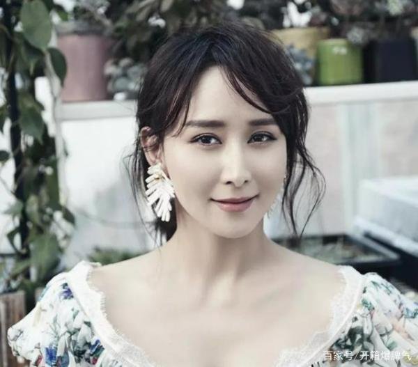 胡静风光大嫁进豪门，现在怎么样了？