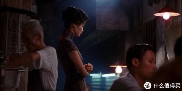 《花样年华》影评 放任如果在心底咆哮，也不过徒增懊悔