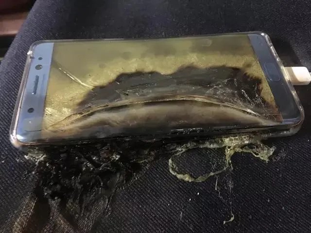 销售遇冷后iPhone 8 Plus又出现爆裂,电池或与三星同厂,你怎么看?