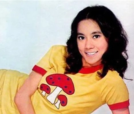 苗可秀近况曝光  永远不被遗忘的龙女郎