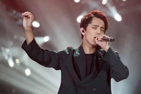 2017《歌手》获得第一的迪玛希是什么来头？