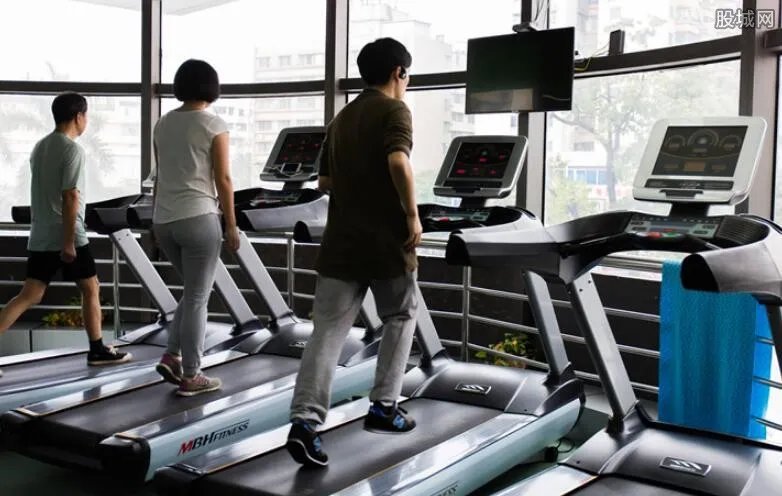 办健身卡多少钱一月 2019健身房办卡费用介绍