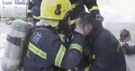 山东威海一仓库发生火灾，事故是因为什么引起的？