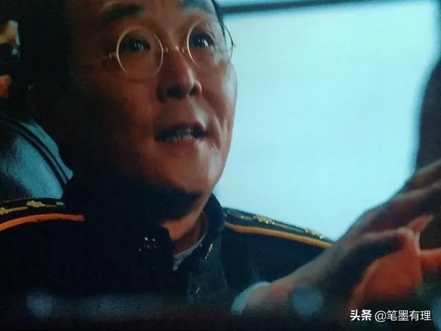 《胜算》刘翻译官称呼方厅长为老方,方厅长真的那么窝囊吗?