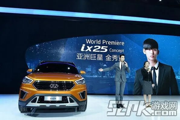 金秀贤亮相北京车展引骚乱 教授男神魅力有增无减