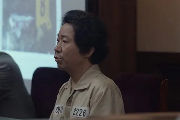 素媛案罪犯赵斗淳出狱回家画面曝光,为何他的手里一直握一个橘子?