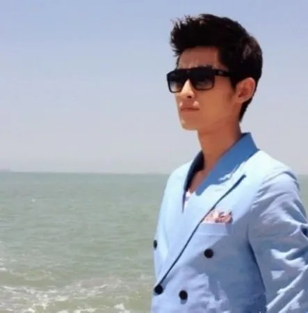 张翰深夜驾豪车接娜扎回家了吗?