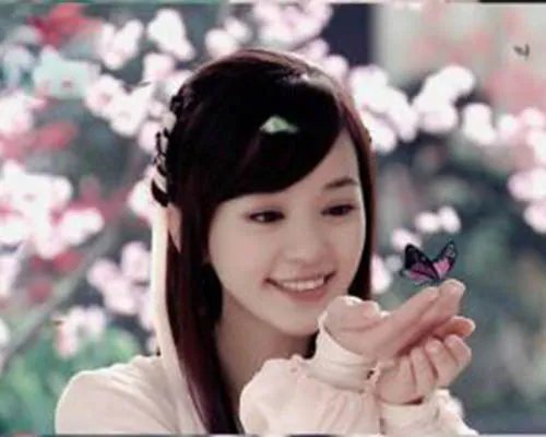 杨洋陈意涵吻照曝光 水下上演湿身诱惑