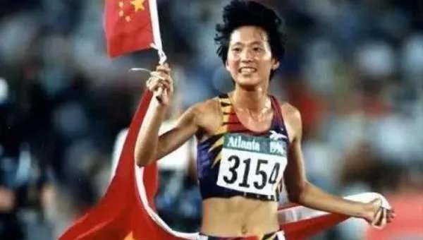 田径女神王军霞现状如何？