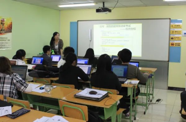 请问学而思客服电话是多少?