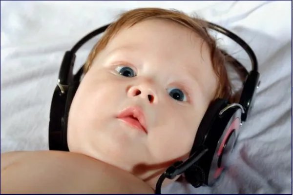 新生儿听什么音乐？