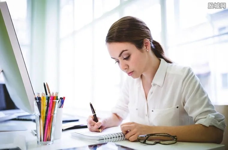 飞越旅行要求一天出100张图 无偿加班引争议