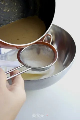 【红茶白巧克力慕斯派】