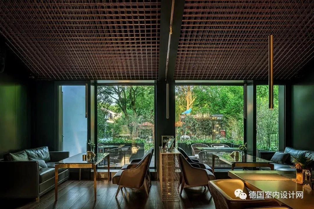 全球首家区块链酒吧