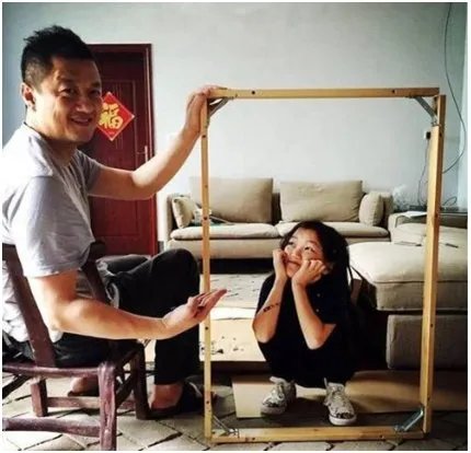 李亚鹏的女儿跟王菲越来越像，她如今为何能够逆袭成功？