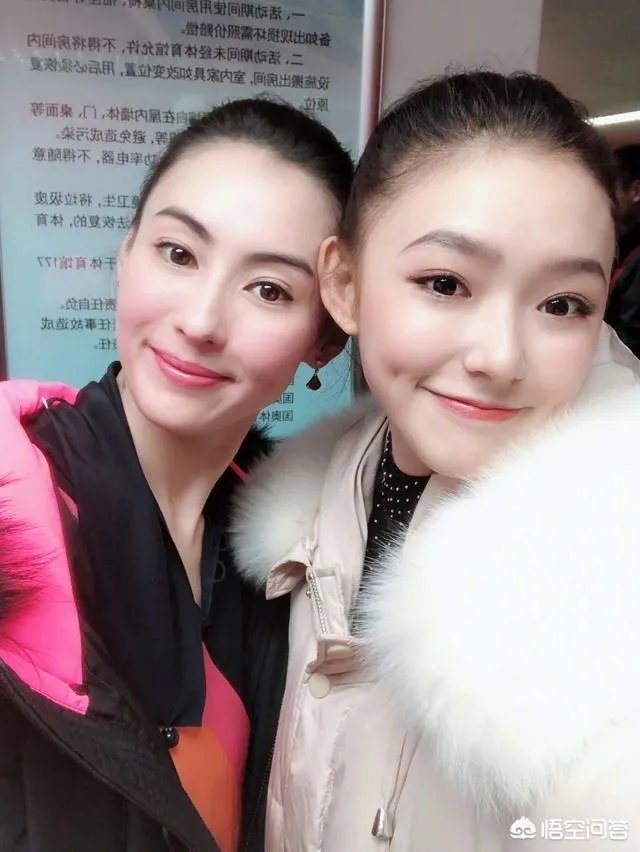 两代星女郎张柏芝林允合影，你更看好谁？