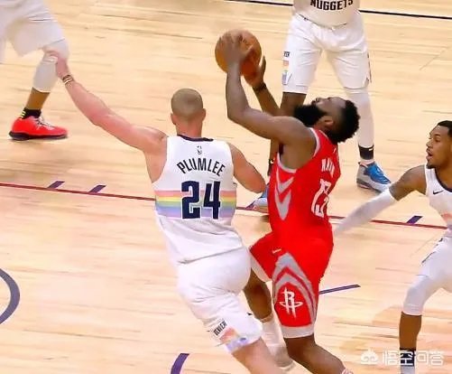 火箭客场击败掘金,哈登22分11助攻3抢断,怎么评价他本场比赛的表现?