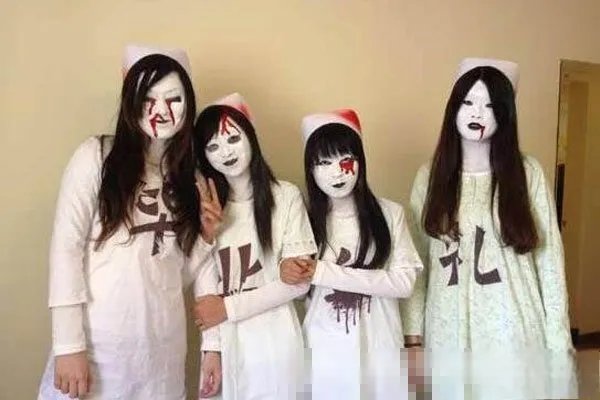 上海地铁女僵尸事件是真吗 吓不到太多人