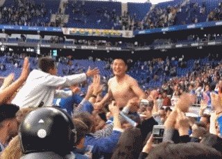 武磊谢幕战攻入赛季第三球，帮助球队锁定欧战资格，疯狂脱衣庆祝吃黄牌，如何评价？