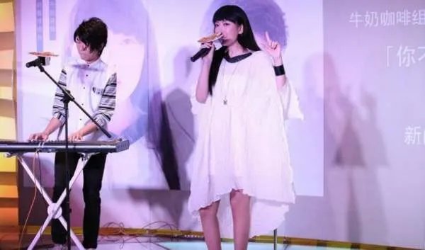 明天你好的歌词