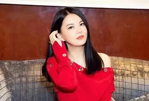 李湘的父母是做什么的？