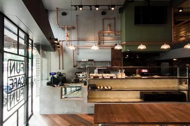 用红砖、钢管打造帅气咖啡厅