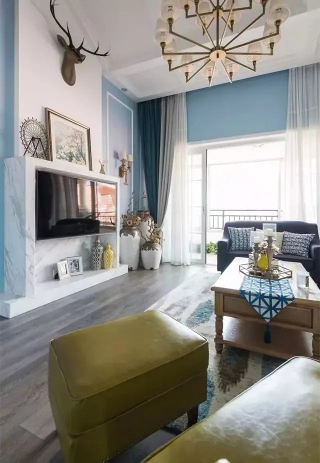 客厅和阳台窗帘如何装,看完才恍然大悟!