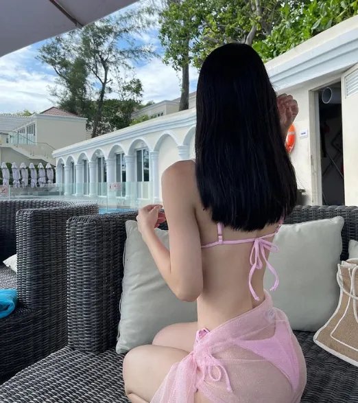 身材火辣！越南奶茶妹junvu95颜值神似Angelababy！