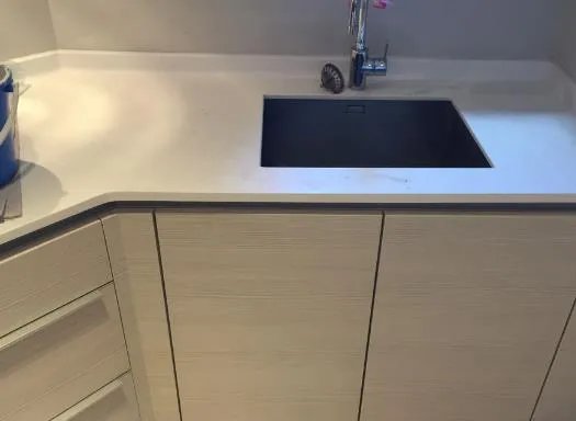 人造石台面发黄如何清洁